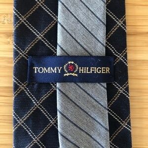 Tommy Hilfiger Silk Tie In Dark Blue & Gold!